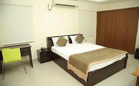 Fabhotel Sky View Suites
