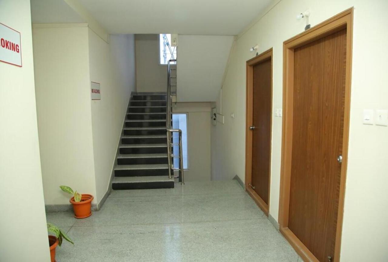 Fabhotel Sky View Suites Hyderabad Exterior photo